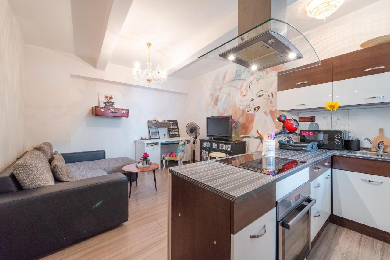 Second In Heart Of Apartament *